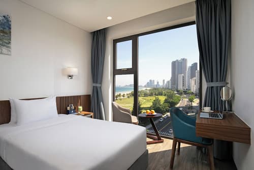 Mangata Beachfront Hotel, Room