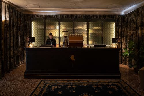 The Venice Venice Hotel, Reception