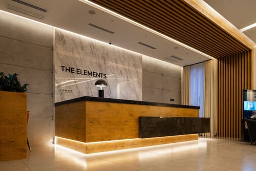 The Elements Hotel, Reception