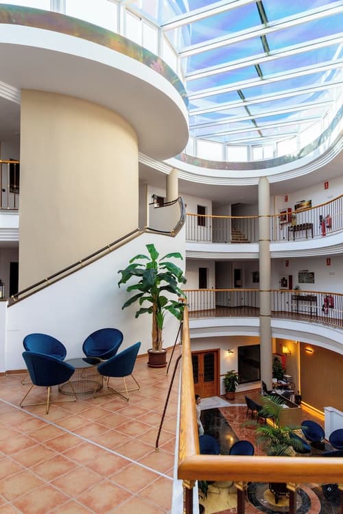 Hotel Hacienda Santa Barbara, Lobby sitting area