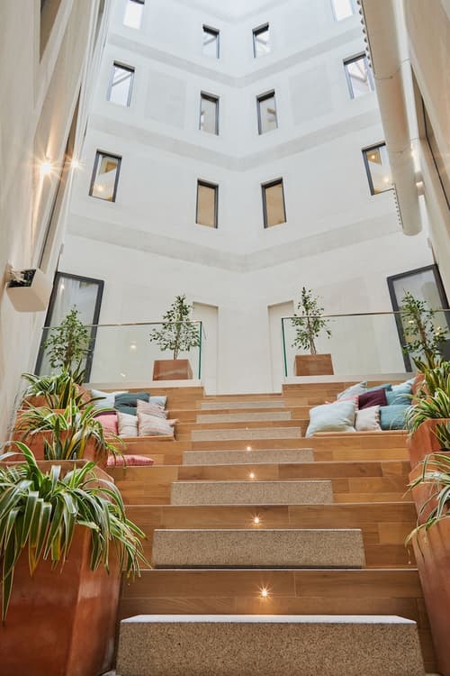 Latroupe Prado, Reception