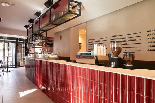 Latroupe Prado, Reception