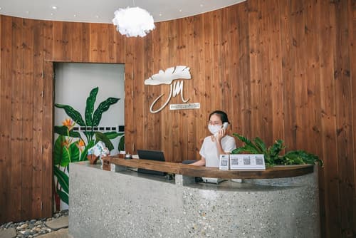 JM Boutique Hotel, Reception