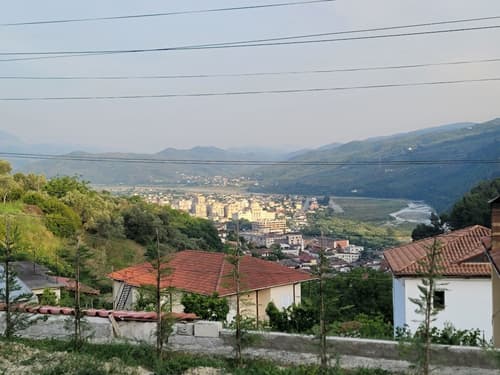 Te Gjyshi (at Grandfather), View from room