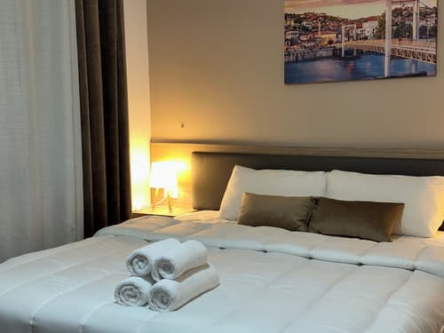 Te Gjyshi (at Grandfather), Room