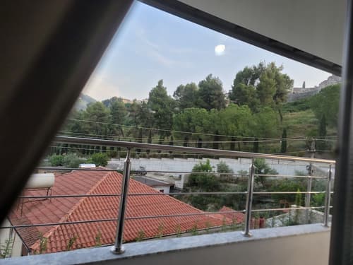 Te Gjyshi (at Grandfather), View from room