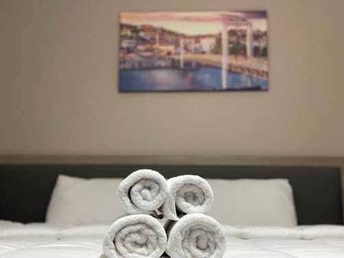 Te Gjyshi (at Grandfather), Room