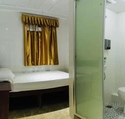 Sunrise Hostel, Room