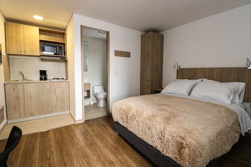 Normandía Tower, Room