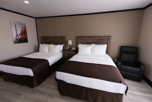 Motel 7 Inn & Suites, Room