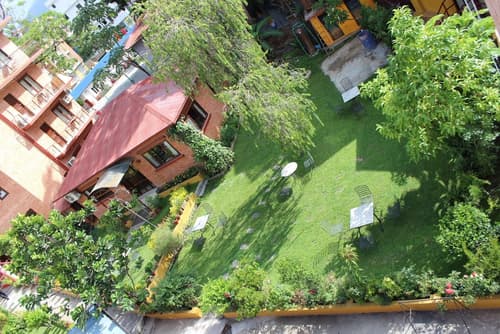 Royal Astoria Hotel, Restaurant