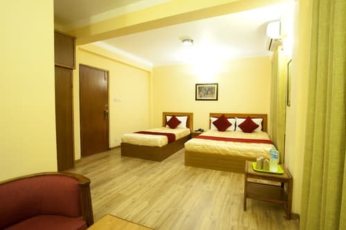 Royal Astoria Hotel, Room