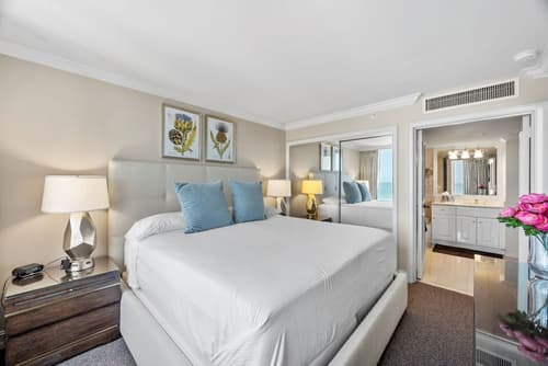 Marco Beach Ocean Suites, Room