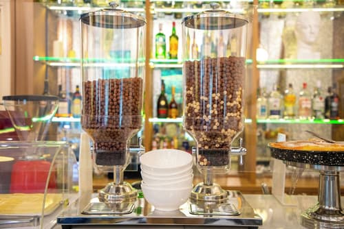 Newport Hotel Kutaisi, Breakfast area