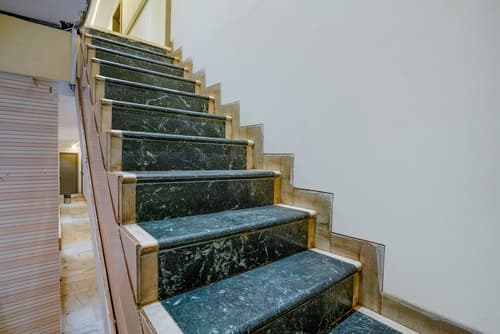 Fabexpress New Deepak, Lobby