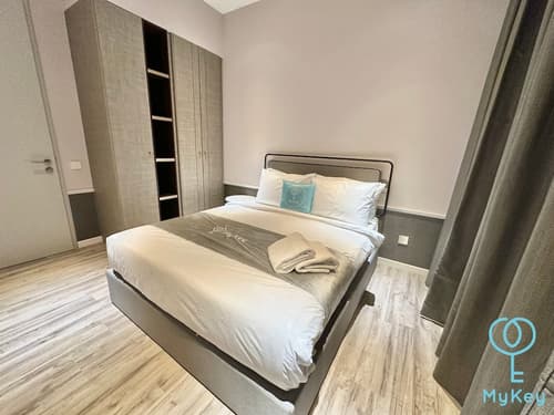 Millerz Square by Mykey, Room