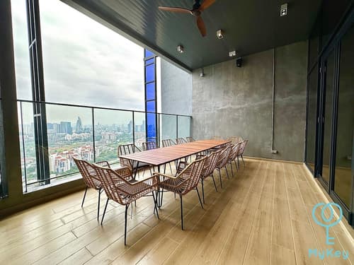 Millerz Square by Mykey, Dining