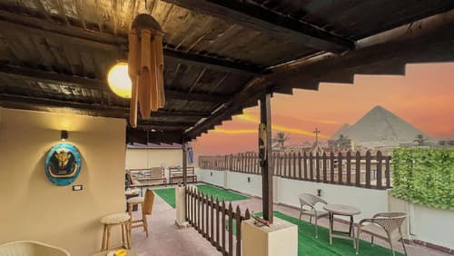 Osiris pyramids view inn, Reception