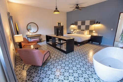 Acqua In Bocca, Room