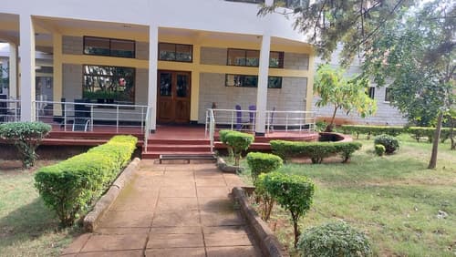 Ngorongoro Corridor Lodge, Front of property
