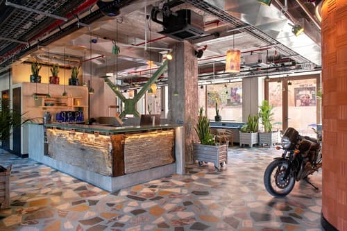 Jam Hotel Lisbon, Reception