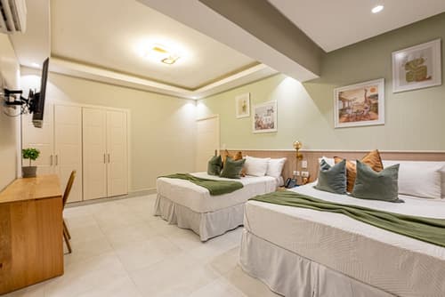 Stay Here Suites, Room