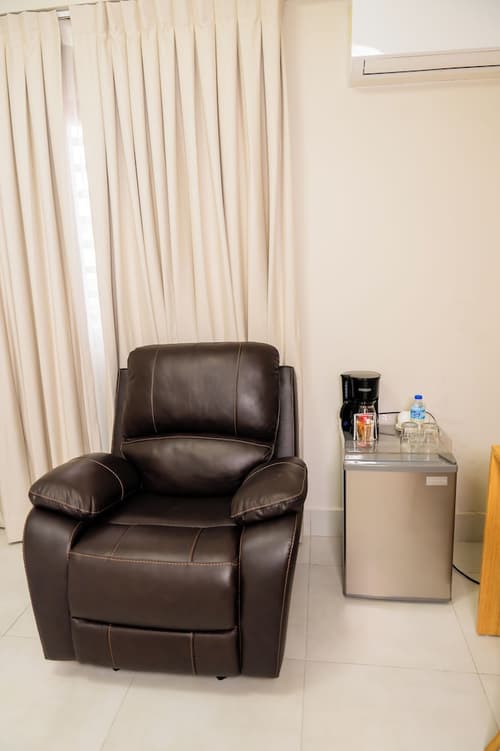 Stay Here Suites, Room