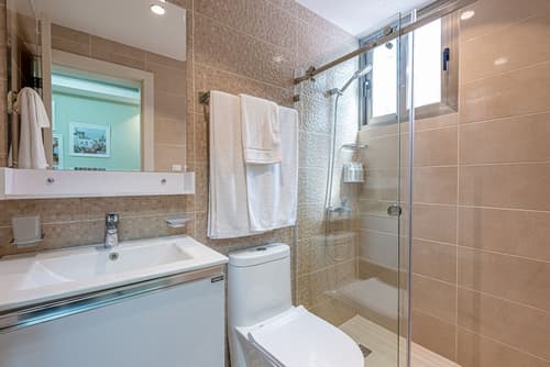 Stay Here Suites, Room