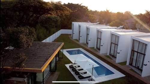 Residence Hotel, Reception