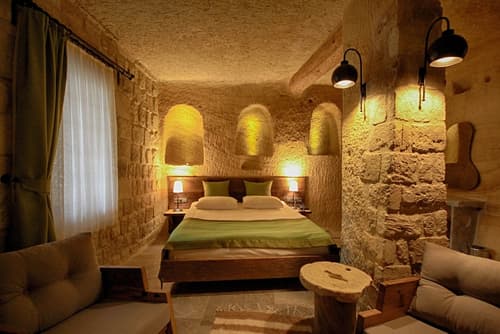 1811 Cave Hotel, Room