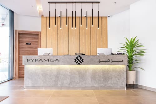 Pyramisa Hotel Apartments Dubai, Lobby