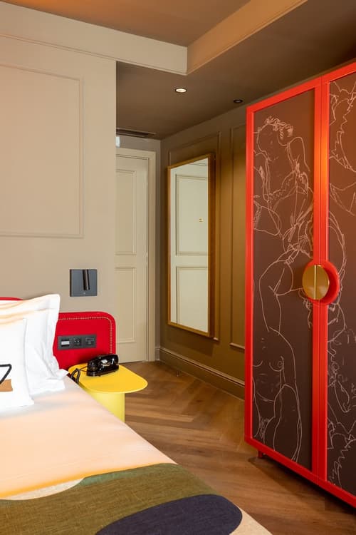 Upon Angels - Adults Only, Room