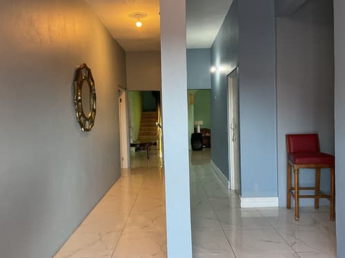 A taste of Jamaica Lavern place, Interior entrance