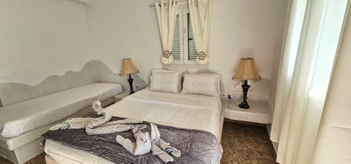 Cycladic Pleasure Houses by the Sea, Room