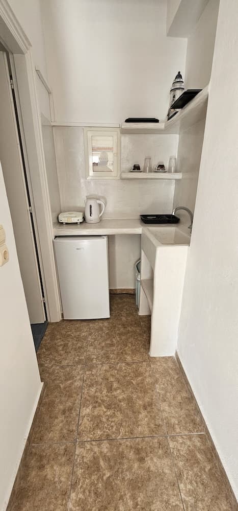 Cycladic Pleasure Houses by the Sea, Room