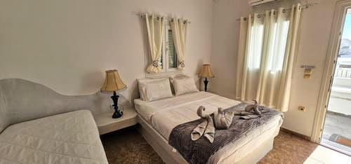 Cycladic Pleasure Houses by the Sea, Room