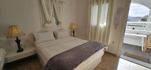 Cycladic Pleasure Houses by the Sea, Room