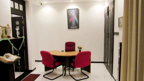 Airport Faith Hotel, Reception