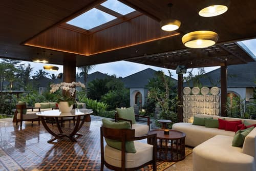 Inara Alas Harum, Lobby sitting area