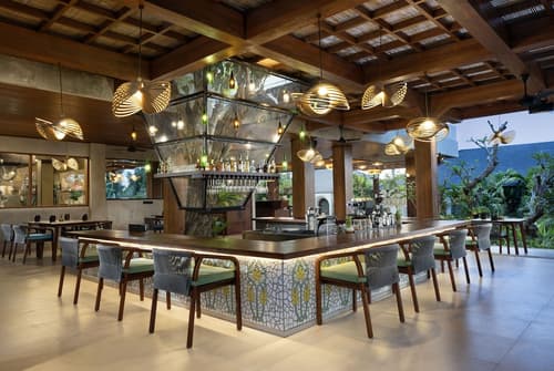 Inara Alas Harum, Restaurant