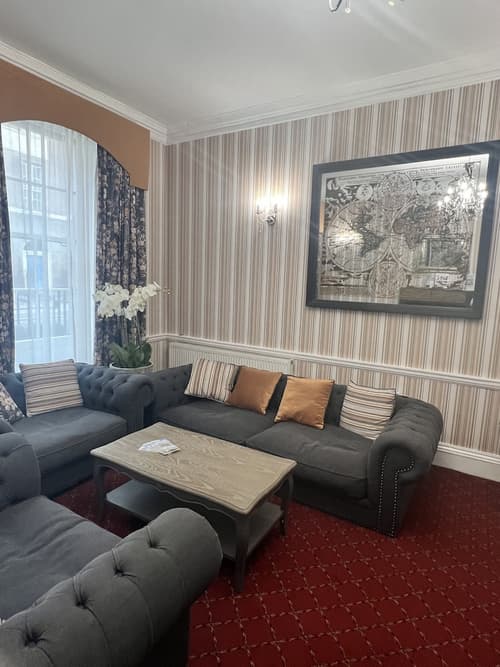 Hotel Cavendish, Reception