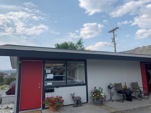 Destination Inn, Front of property