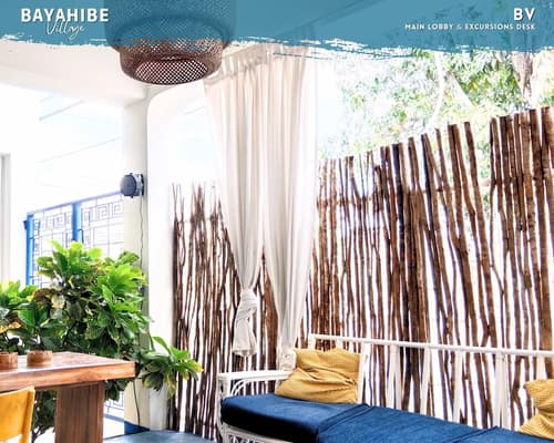 Tribe Inn & Rooftop Lounge, Lobby sitting area