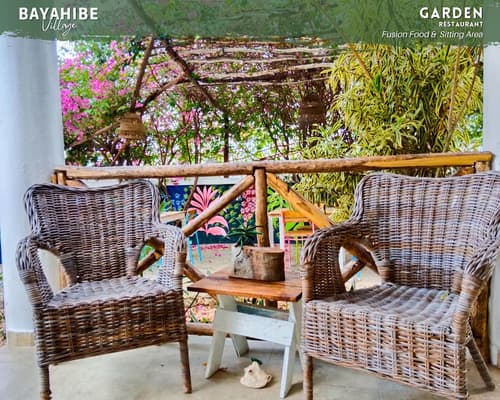 Tribe Inn & Rooftop Lounge, Lobby sitting area