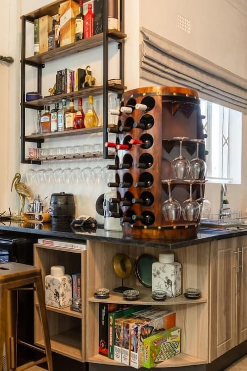 Liam Victoria Falls, Living area