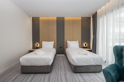 The Grandeur Hotel, Room