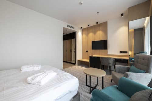 The Grandeur Hotel, Room