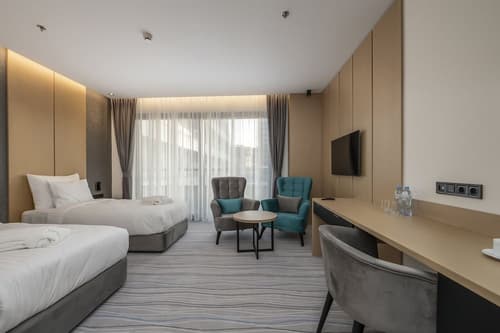 The Grandeur Hotel, Room