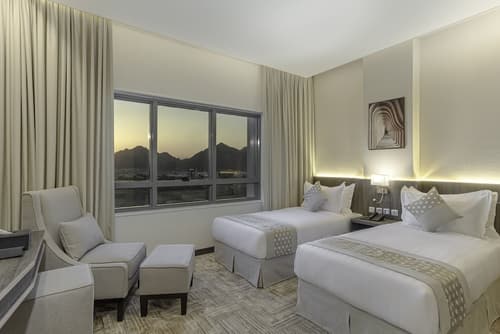 The Seasons Hotel, Room