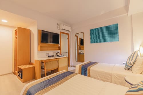 UMET Seaview Hotel with Free Roundtrip Airport Pick up and drop off, Reception